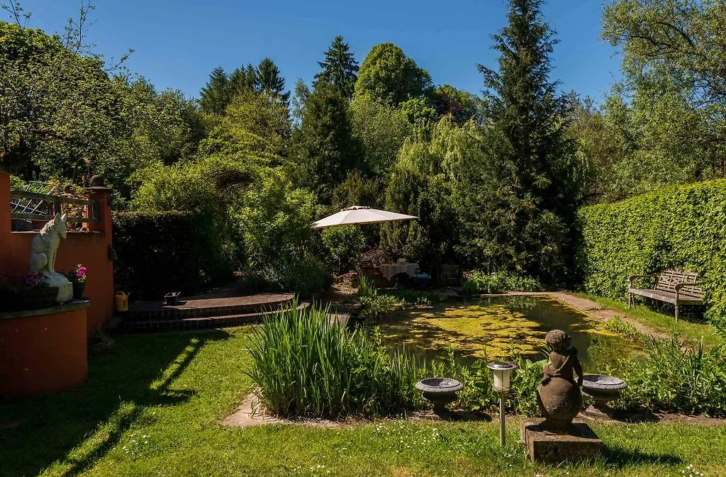 Um Freedebierg Bed And Breakfast Heffingen 0*,